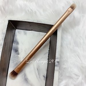 Urban decay naked 3 eyeshadow brush